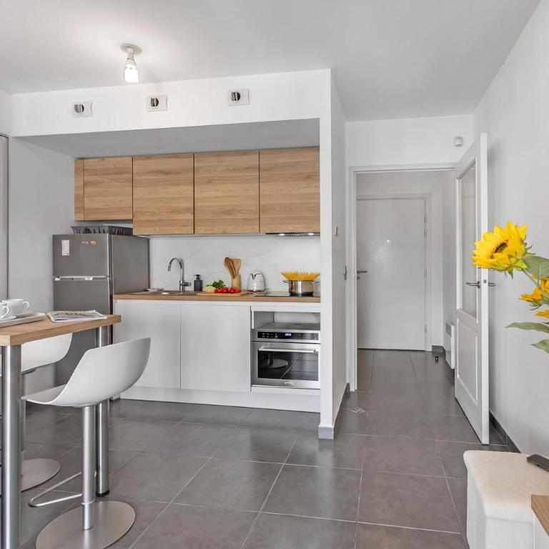 Le Plaza Antibes - Happy Rentals - Appartement avec Balcon - 3