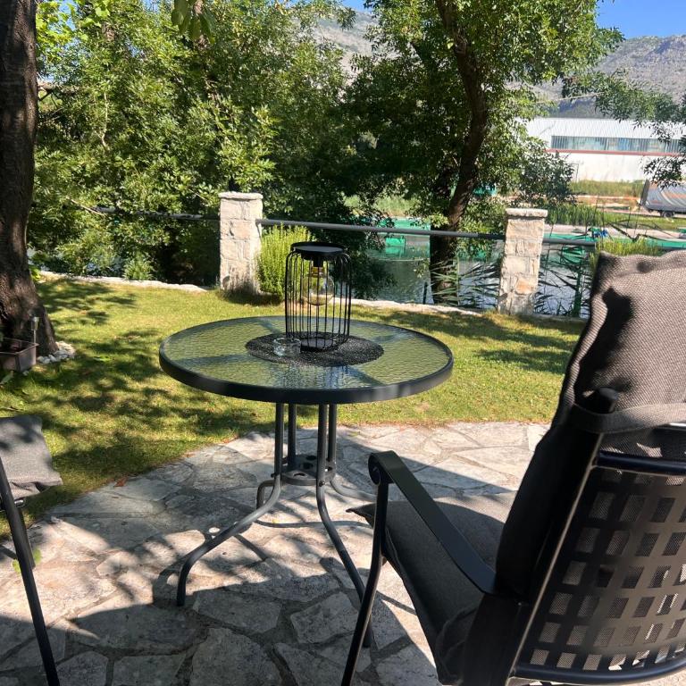 Mali Raj uz Trebišnjicu - Apartman sa 1 Spavaćom Sobom - 1