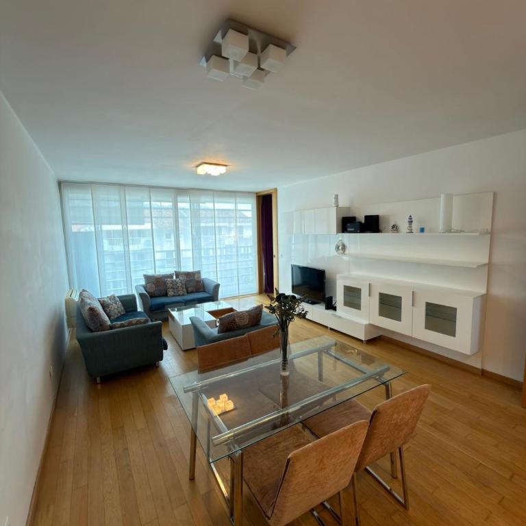 Urban two bedroom apartment - Apartman sa 2 Spavaće Sobe - 6