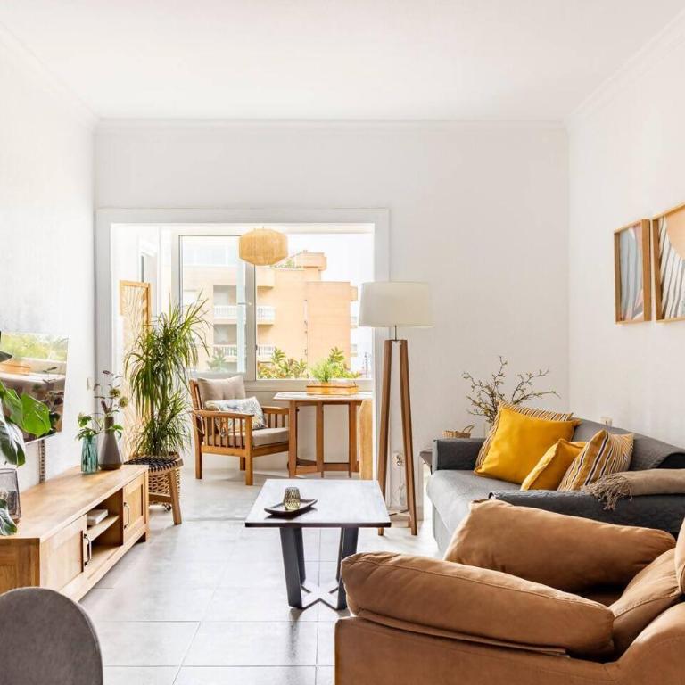 Apartamento con vistas al mar a 1 min. de la playa - Two-Bedroom Apartment - 2