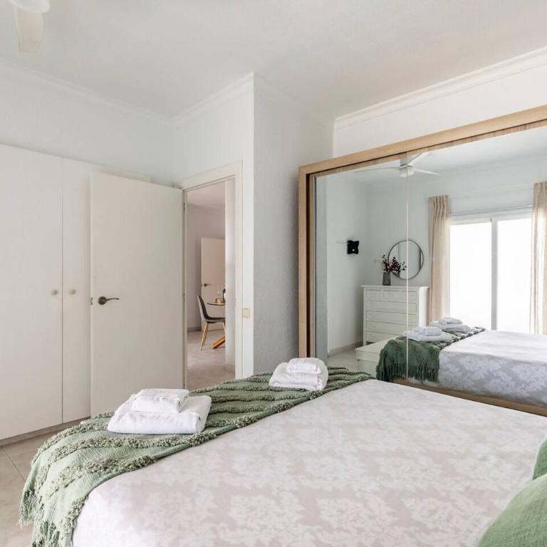 Apartamento con vistas al mar a 1 min. de la playa - Two-Bedroom Apartment - 14