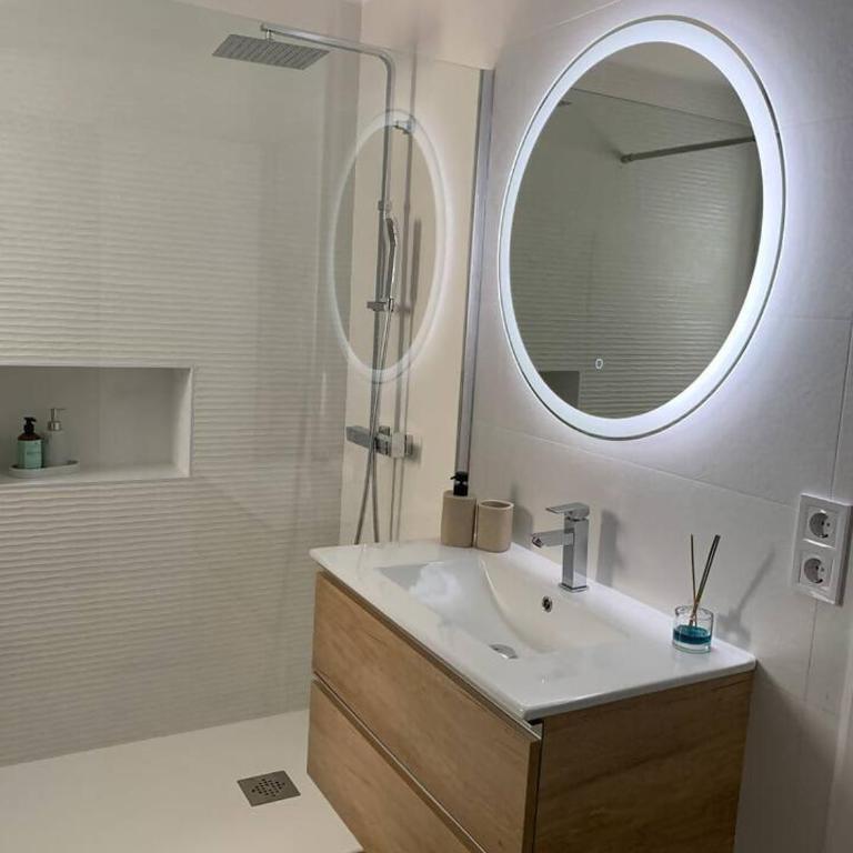Apartamento con vistas al mar a 1 min. de la playa - Two-Bedroom Apartment - 19
