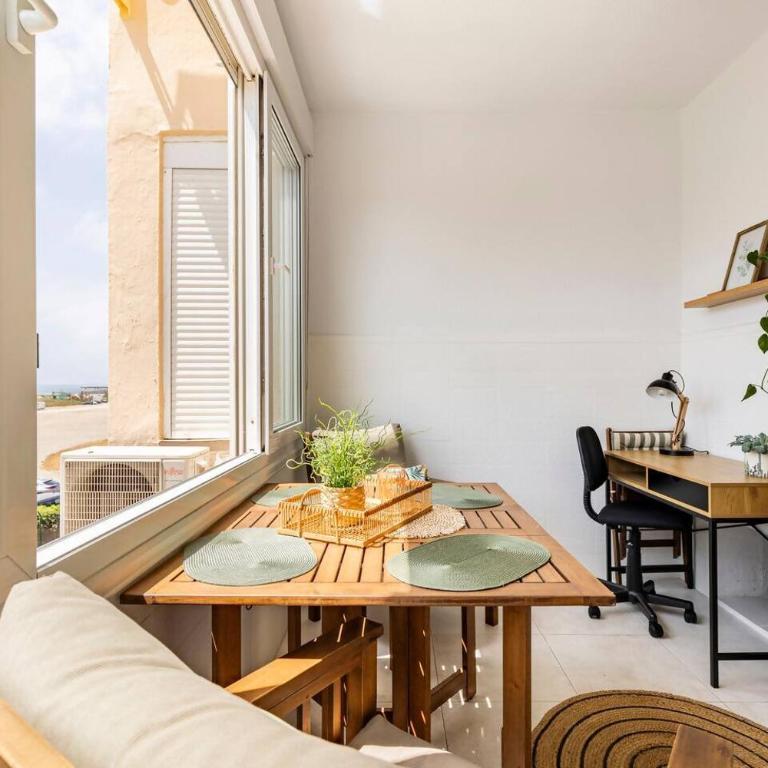Apartamento con vistas al mar a 1 min. de la playa - Two-Bedroom Apartment - 34