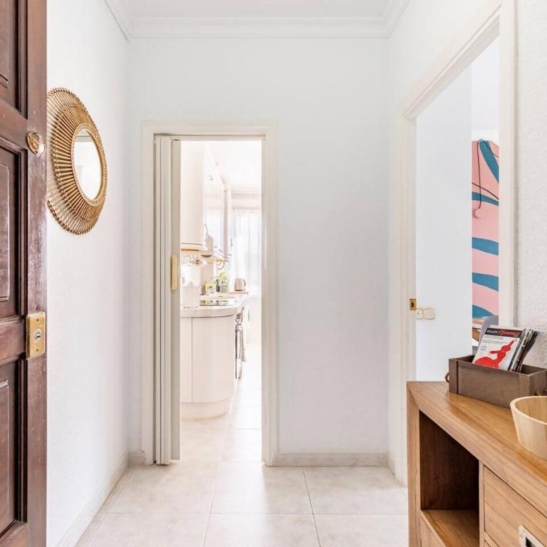 Apartamento con vistas al mar a 1 min. de la playa - Two-Bedroom Apartment - 36