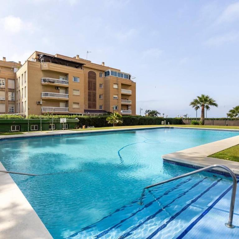 Apartamento con vistas al mar a 1 min. de la playa - Two-Bedroom Apartment - 43