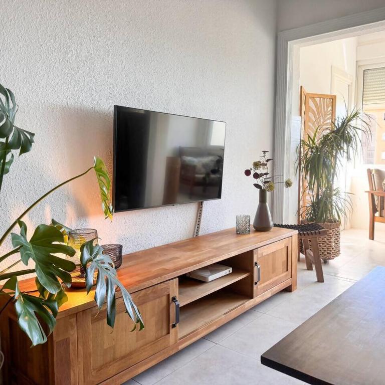 Apartamento con vistas al mar a 1 min. de la playa - Two-Bedroom Apartment - 46