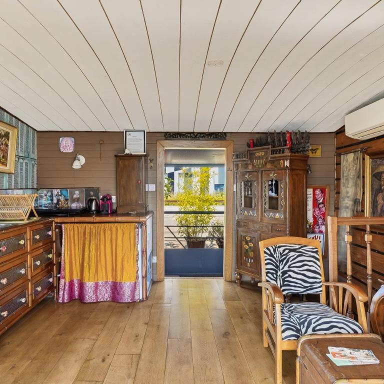 Superbe Péniche En Centre Ville - Appartement avec Balcon - 5