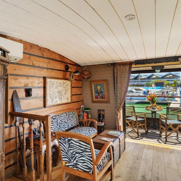 Superbe Péniche En Centre Ville - Appartement avec Balcon - 14