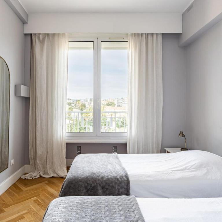 Penthouse apartment with roof terrace by the beach - Appartement - 33