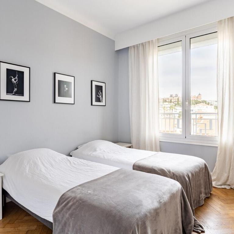 Penthouse apartment with roof terrace by the beach - Appartement - 40