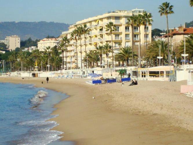 Penthouse apartment with roof terrace by the beach - Appartement - 16