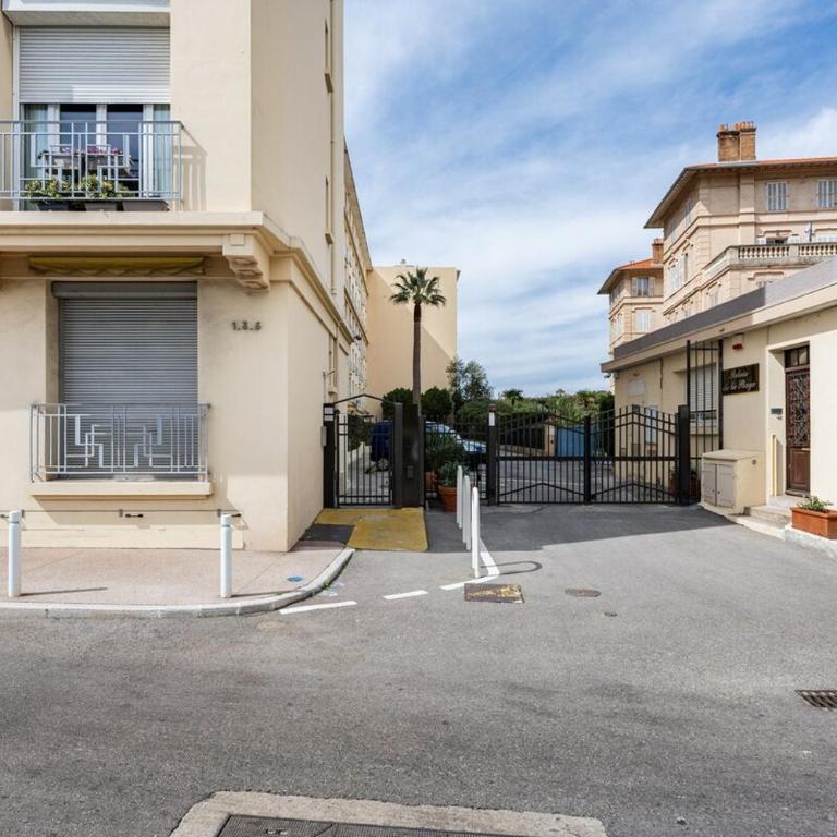 Penthouse apartment with roof terrace by the beach - Appartement - 5