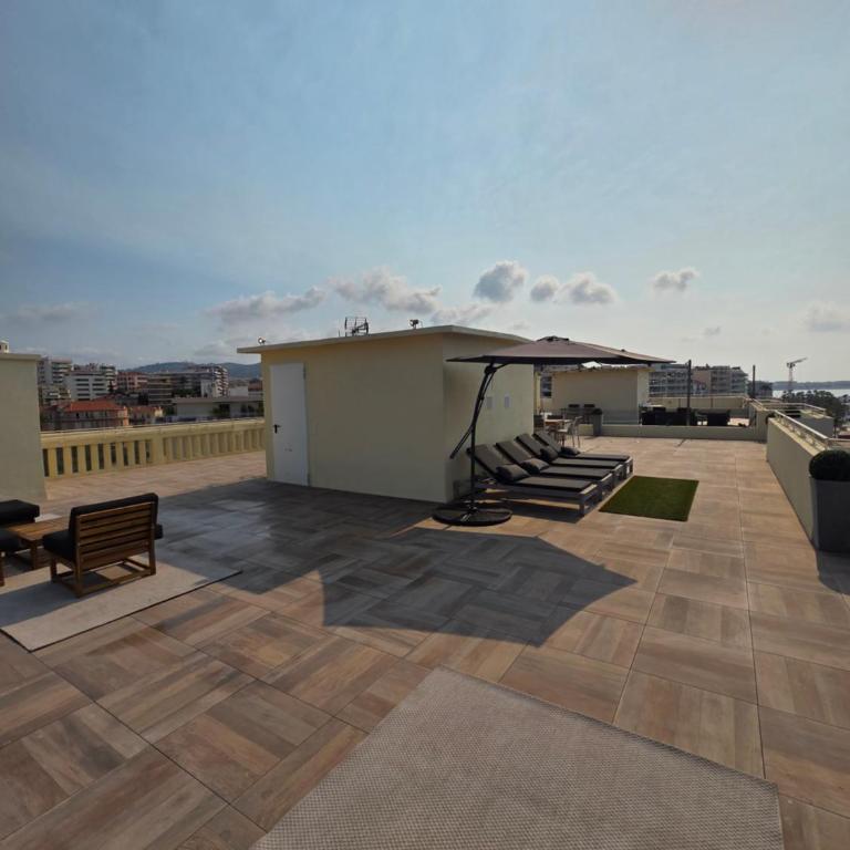Penthouse apartment with roof terrace by the beach - Appartement - 71