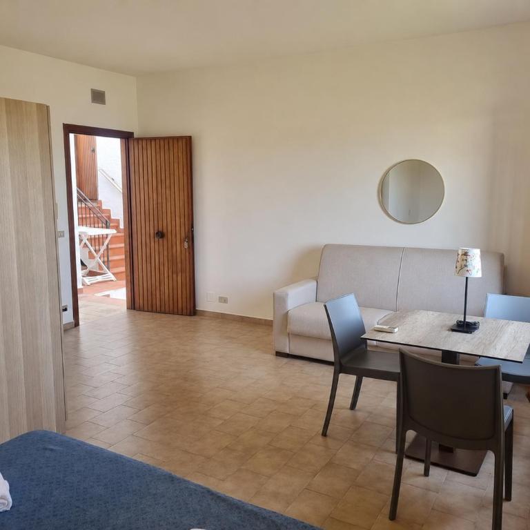 Testa di Monaco - Basic Beach Accommodations - Camera Tripla Economy - 4