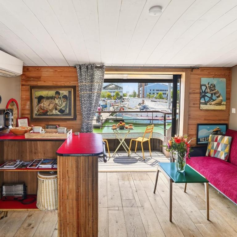 Superbe Péniche En Centre Ville - Appartement avec Balcon - 8