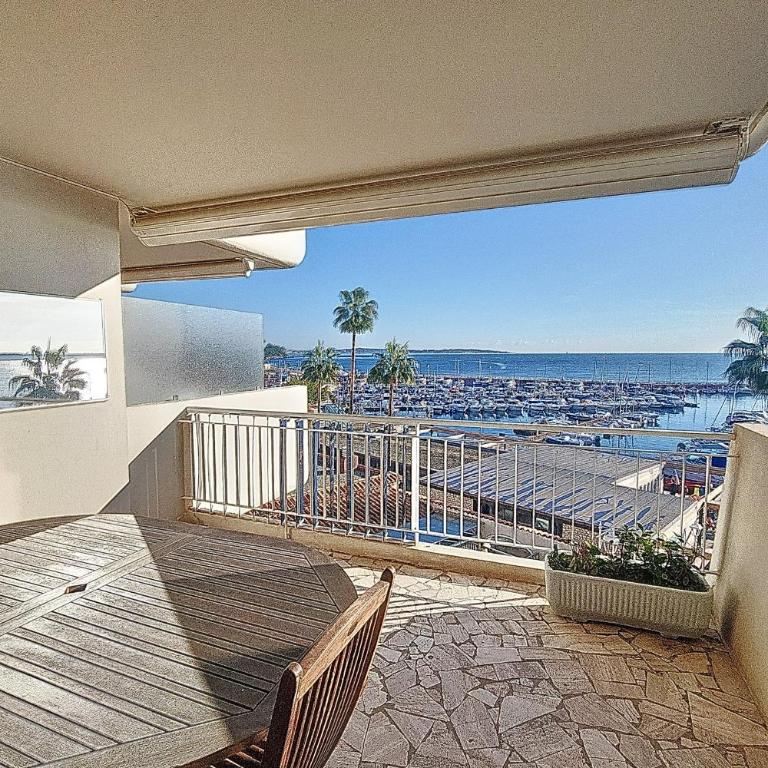 AGENCE HENRI CAMILLE- Le Cap-2 chambres avec clim - terrasse vue mer - Appartement - 6