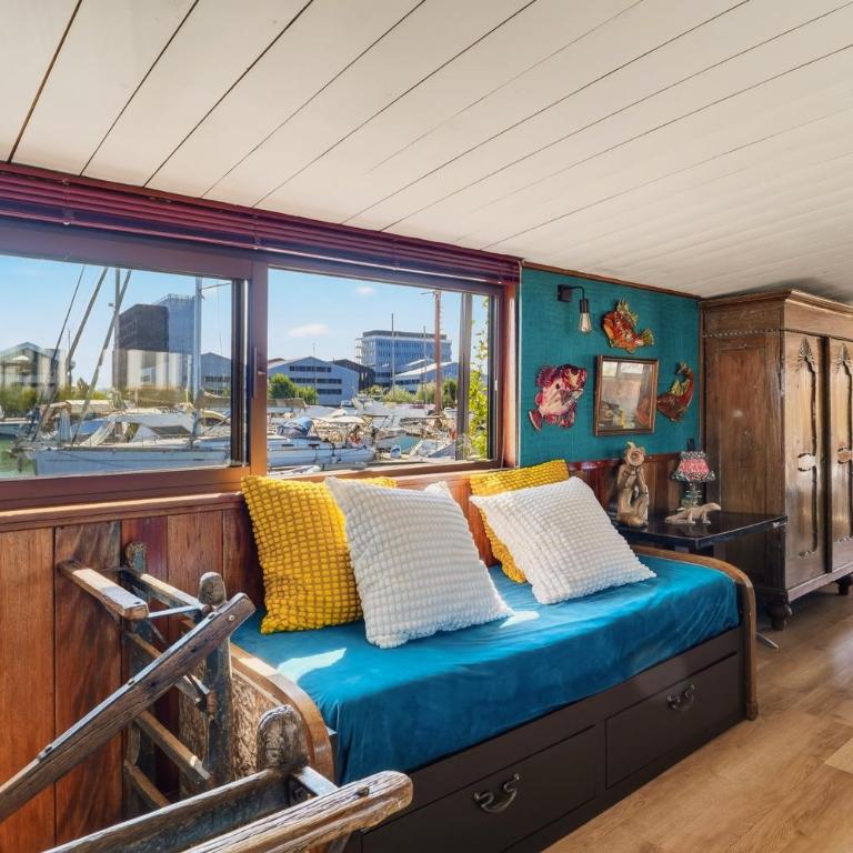 Superbe Péniche En Centre Ville - Appartement - 20
