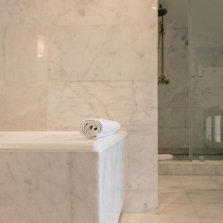 Hospes Palacio de los Patos, a Member of Design Hotels - Superior Suite - 7