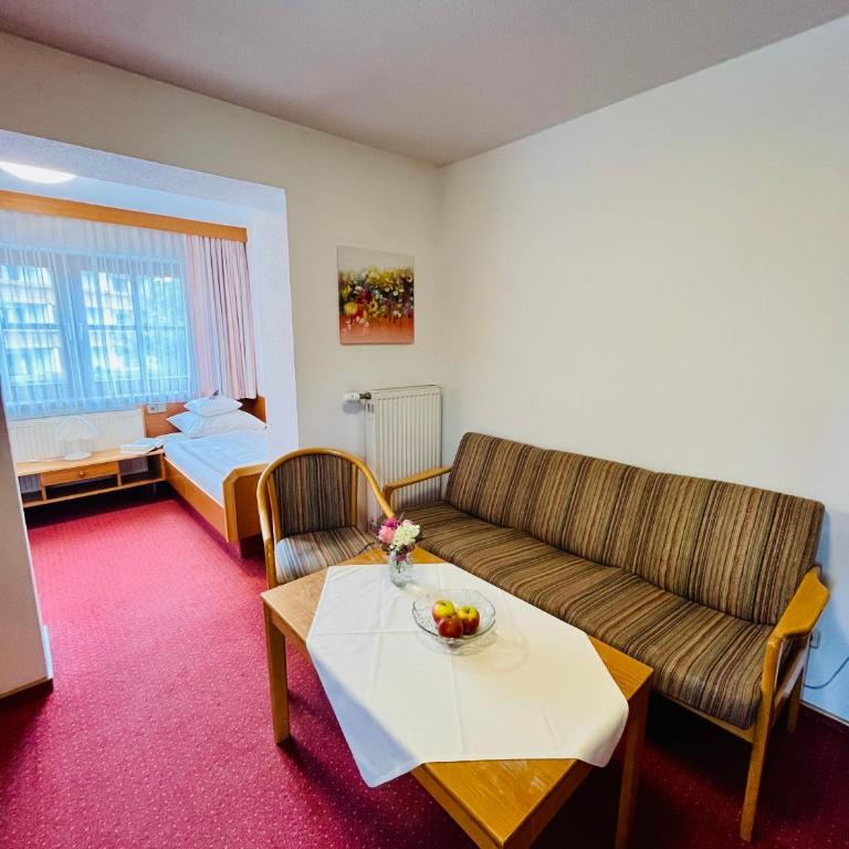Gästehaus Huber - Hotel Garni - Einzelzimmer mit Balkon - 7