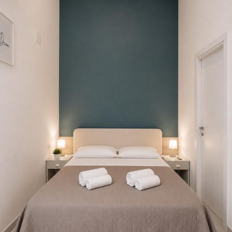 LUAN Rooms - Historic Centre Naples - Camera Tripla con Balcone - 1