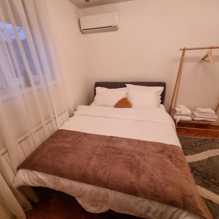 Skyline Retreat Sarajevo Modern View Apartment - Two-Bedroom Apartment - 2
