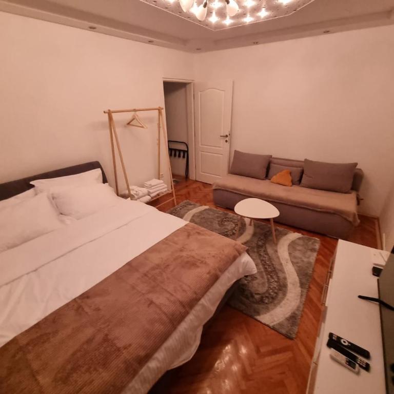 Skyline Retreat Sarajevo Modern View Apartment - Two-Bedroom Apartment - 3