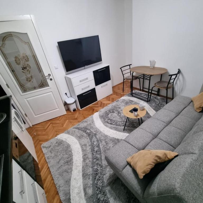Skyline Retreat Sarajevo Modern View Apartment - Two-Bedroom Apartment - 4