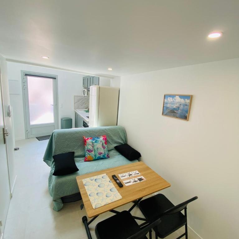 Plage et centre ville à pied, la maison de la Pinède et la Pinasse sont climatisées avec ménage, draps et serviettes inclus - Casa con 1 dormitorio - 5