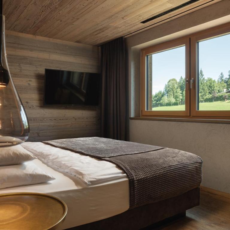 Alpenhotel Kitzbühel am Schwarzsee - 4 Sterne Superior - Suite mit Bergblick - 3