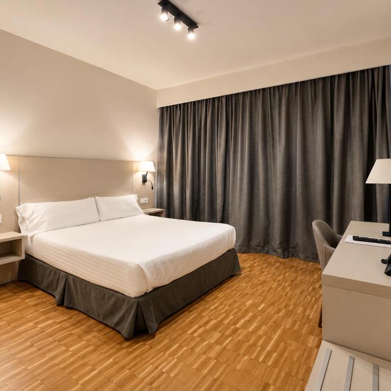 Hotel Lauria - Habitación Doble con balcón - 1 o 2 camas - 8