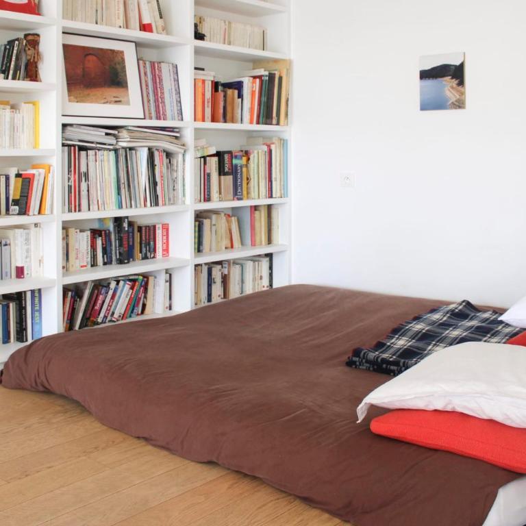 Spacious cocoon with a terrace view on the canal - Apartment - 3