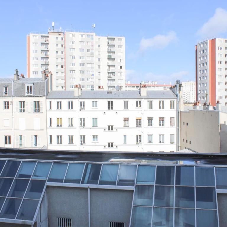 Spacious cocoon with a terrace view on the canal - Apartment - 24