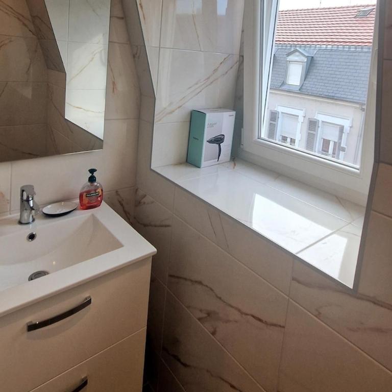 T2 calme rénové 1-4 pers parking tram 1 - Apartment mit 1 Schlafzimmer - 2