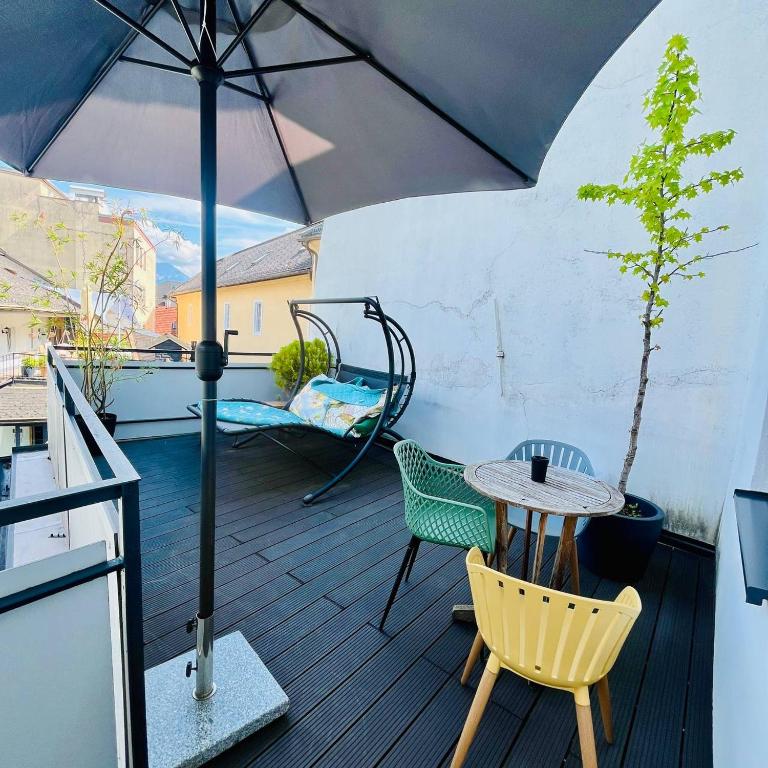 Boutique Hotel Goldenes Lamm Villach - Deluxe Doppelzimmer mit Balkon - 2