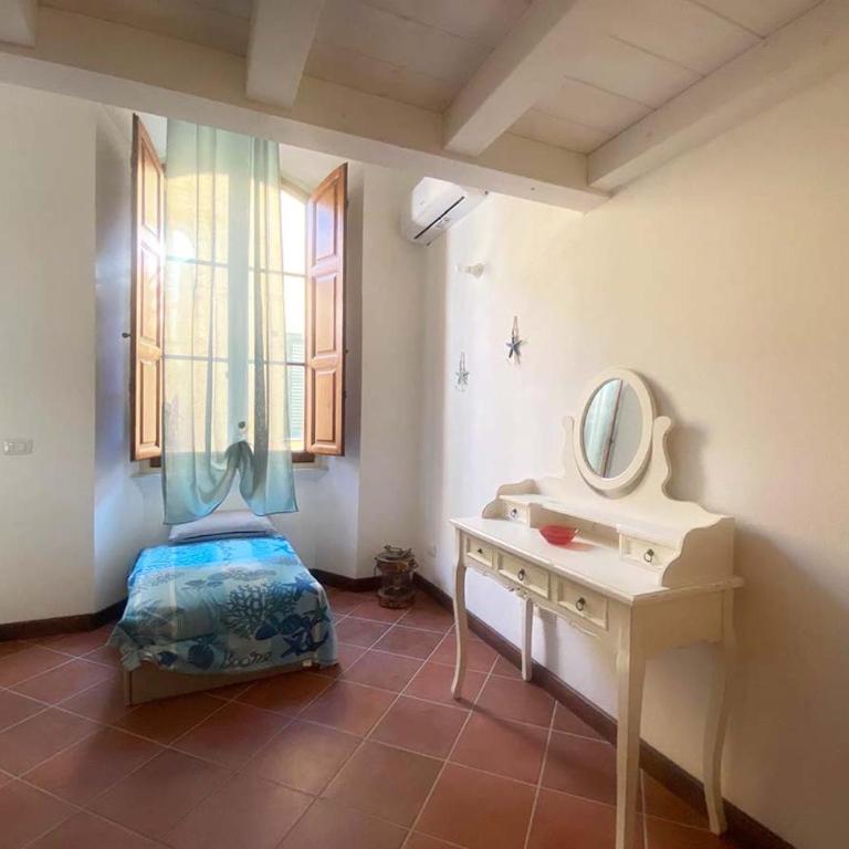 LaureLiving Holiday Home Residenza Agata - Appartamento con 3 Camere da Letto - 8