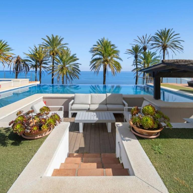 CASA ANDREA Villa para grupos con piscina y vistas al mar - Villa - 2