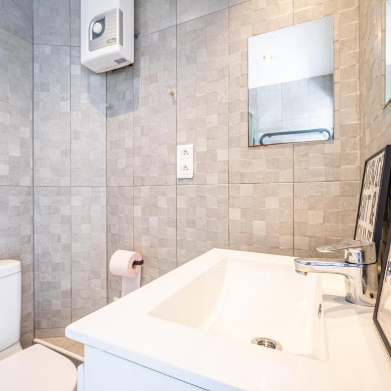 Petit Manet - Wifi - Les pieds dans l eau - Plage - Appartement 1 Chambre - 8