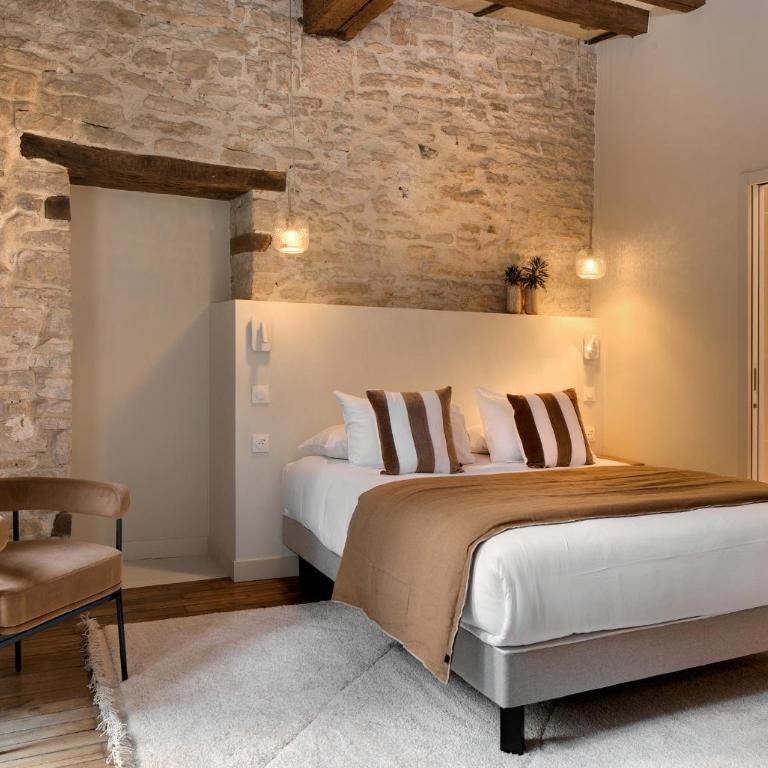 Maison 1642 - Chambre Double - Vue sur Jardin - 3