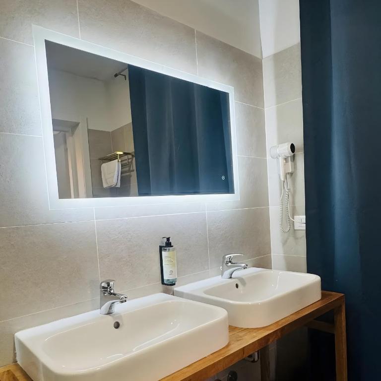 Ca Pisani Canal View - Quadruple Room with Shower - 10