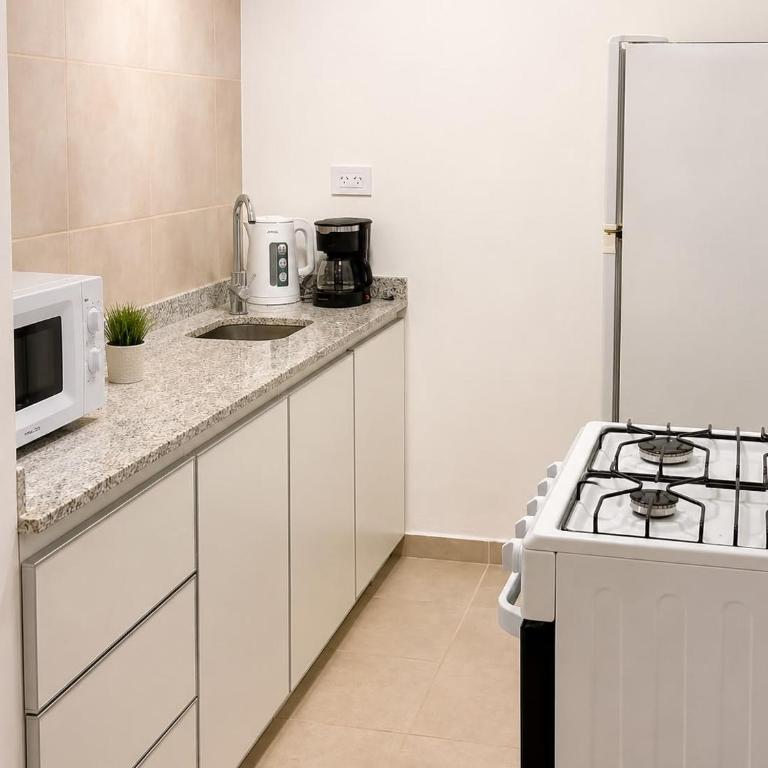Depto San Cayetano, para 3 personas c 2 camas, cochera privada, Gral Roca - Apartamento de 1 dormitorio - 6
