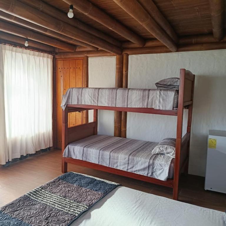 Beach house on a coastal cliff in Canoa-Manabí - Casa de 3 dormitorios - 7
