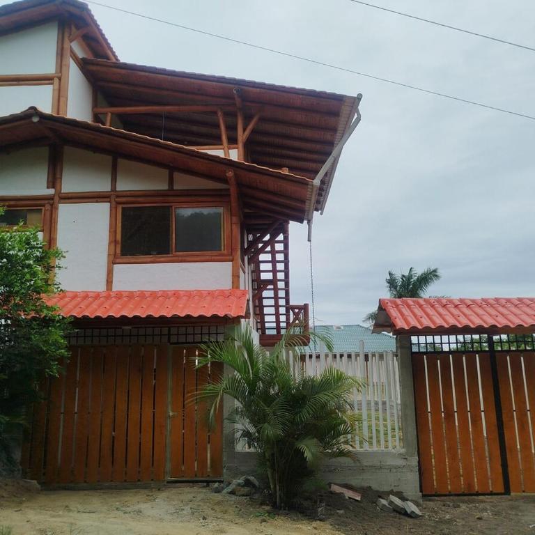 Beach house on a coastal cliff in Canoa-Manabí - Casa de 3 dormitorios - 10