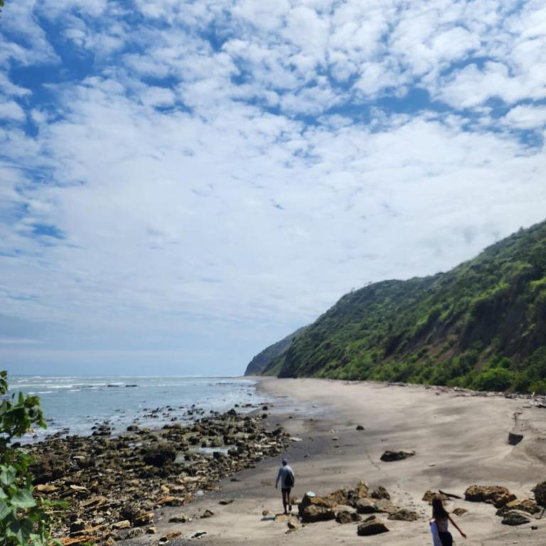 Beach house on a coastal cliff in Canoa-Manabí - Casa de 3 dormitorios - 14