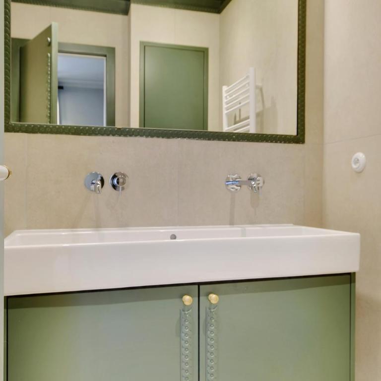 Pick A Flat's Apartment in Canal Saint Martin - Rue de Lancry - Appartement 3 Chambres - 6