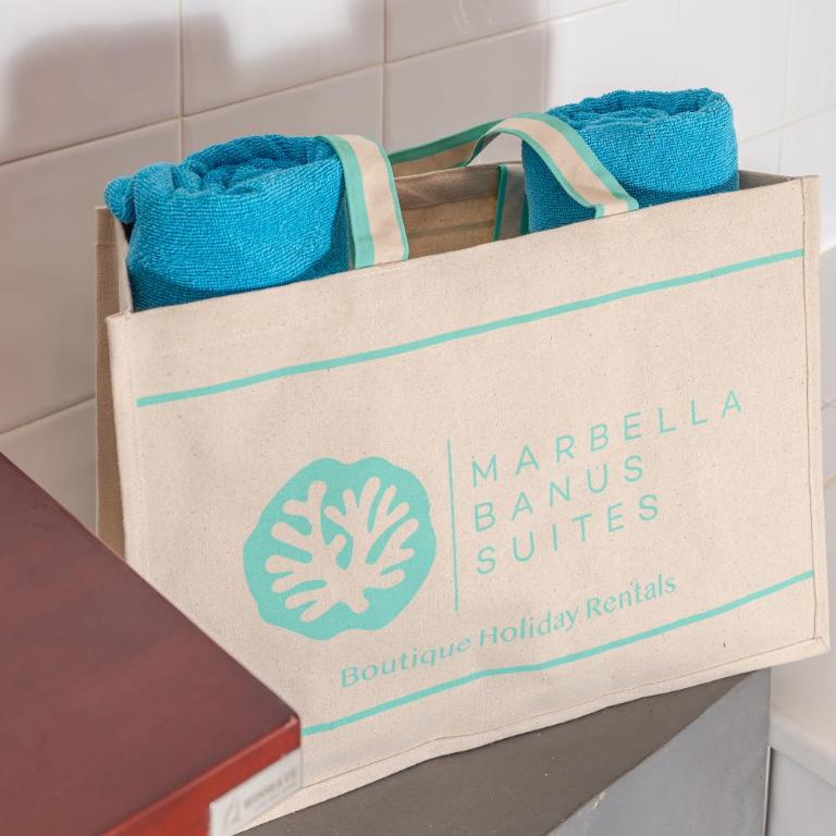 MARBELLA BANUS SUITES - Brand New Luxury Duplex - Puerto Banús Marina - 2BR - 2BA - Spectacular Mediterranean Views - Heart of Puerto Banús - Steps from El Corte Inglés Luxury Shopping - Surrounded by Restaurants & Nightlife - Apartamento de 2 dormitorios con vistas al mar - 35