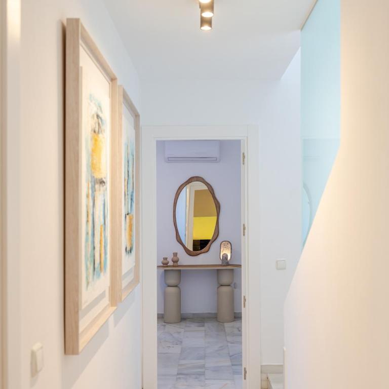 MARBELLA BANUS SUITES - Brand New Luxury Duplex - Puerto Banús Marina - 2BR - 2BA - Spectacular Mediterranean Views - Heart of Puerto Banús - Steps from El Corte Inglés Luxury Shopping - Surrounded by Restaurants & Nightlife - Apartamento de 2 dormitorios con vistas al mar - 23