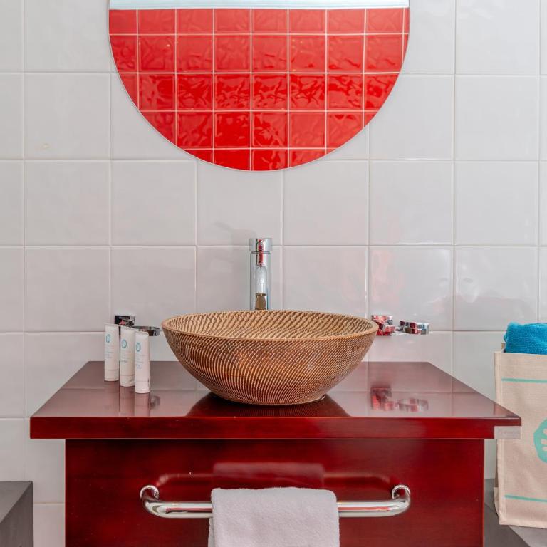 MARBELLA BANUS SUITES - Brand New Luxury Duplex - Puerto Banús Marina - 2BR - 2BA - Spectacular Mediterranean Views - Heart of Puerto Banús - Steps from El Corte Inglés Luxury Shopping - Surrounded by Restaurants & Nightlife - Apartamento de 2 dormitorios con vistas al mar - 37