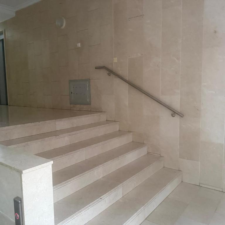 Ático frente al mar en Almería Terraza, dos baños y garaje - Apartamento - 65