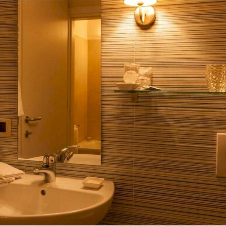 Miltontre Guest House - Double or Twin Room with Private Bathroom - 14