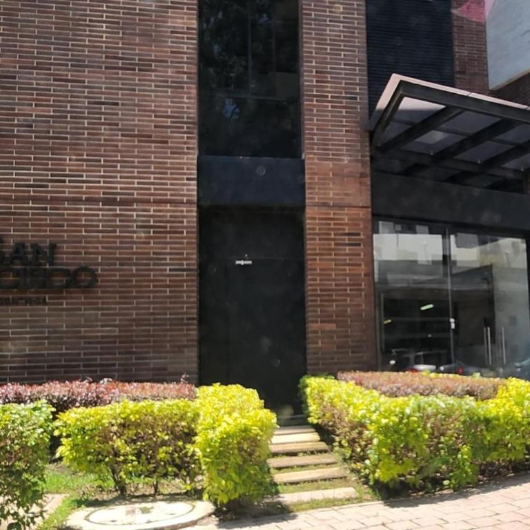 Luxury Jacuzzi in Poblado - One-Bedroom Apartment - 8